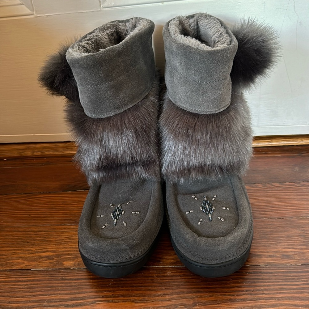 Gray Manitobah mukluk winter suede boots. Size 10w/8m